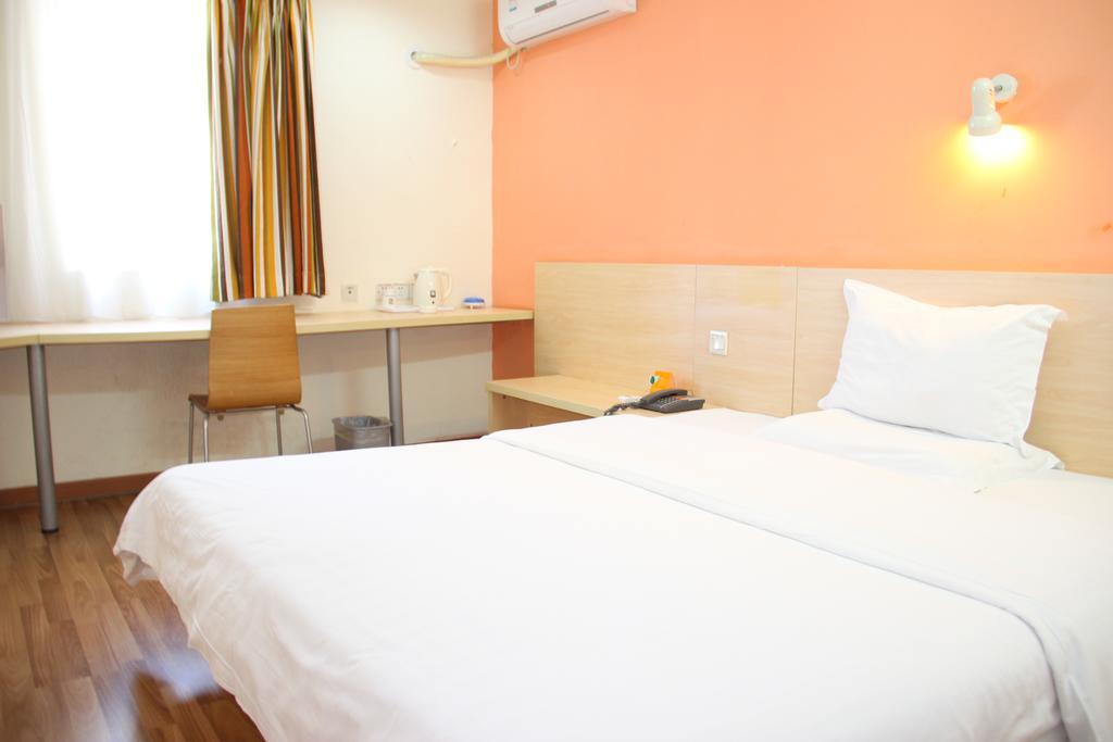 7Days Inn Guangzhou Zhongda North Gate Square Room photo