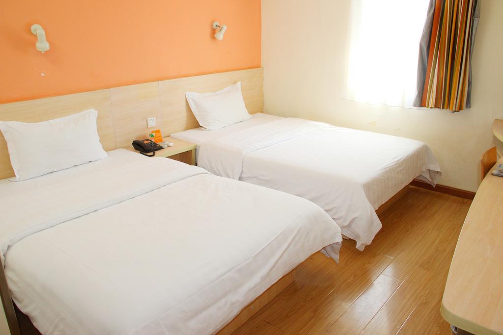7Days Inn Guangzhou Zhongda North Gate Square Room photo
